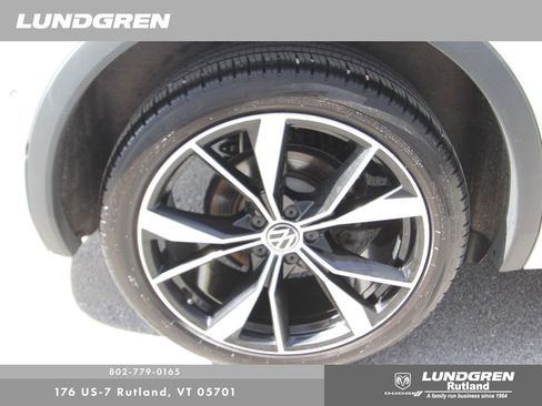 Used 2024 Volkswagen Tiguan SEL R-Line AWD/4WD image 14
