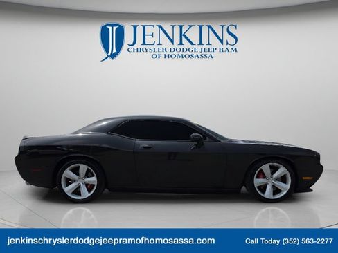 Used 2009 Dodge Challenger SRT8 w/ SRT Option Group II RWD image 3