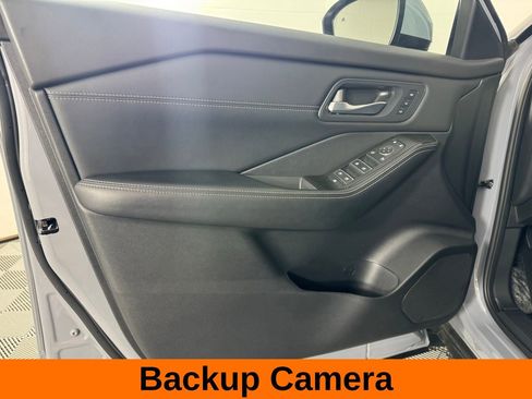 Used 2025 Nissan Rogue SL w/ Tech Package FWD image 10