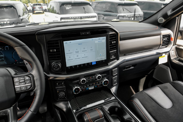 Used 2025 Ford F150 Raptor AWD/4WD image 30