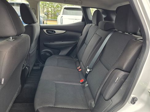 Used 2022 Nissan Rogue Sport S image 31