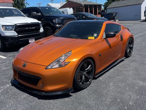 Used 2010 Nissan 370Z Touring w/ Sport Pkg RWD image 1