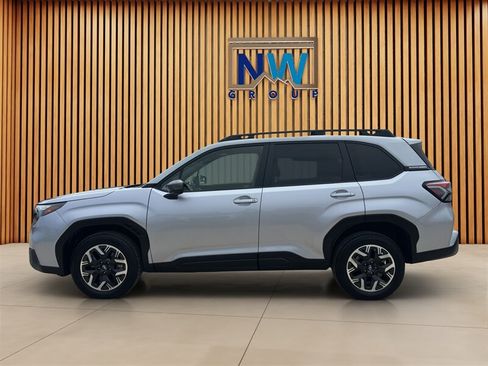 Used 2025 Subaru Forester Premium AWD/4WD image 20