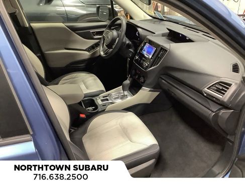 Used 2023 Subaru Forester Base image 11