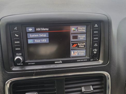 Used 2015 Dodge Grand Caravan SXT w/ UConnect Hands-Free Group image 28