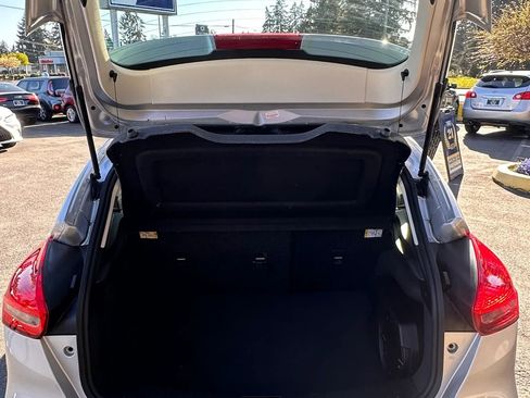 Used 2018 Ford Focus Titanium FWD image 17