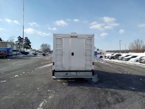 Used 2025 Ford E-350 and Econoline 350 Super Duty w/ Power Equipment Group image 6