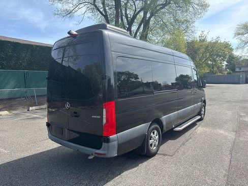 Used 2020 Mercedes-Benz Sprinter 2500 image 6