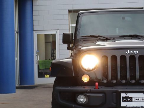 Used 2015 Jeep Wrangler Rubicon image 25