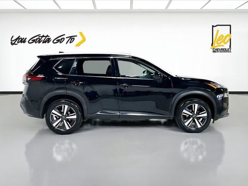 Used 2023 Nissan Rogue SL w/ SL Premium Package image 4