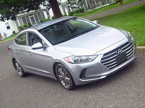 Used 2017 Hyundai Elantra SE FWD image 26