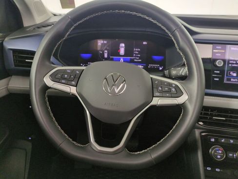 Used 2024 Volkswagen Taos SE w/ Panoramic Sunroof Package AWD/4WD image 17