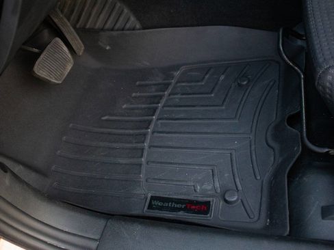 Used 2009 Pontiac G8 GT w/ Premium Package RWD image 26