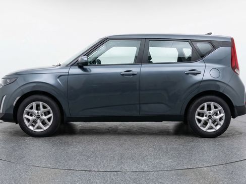 Used 2025 Kia Soul LX w/ LX Technology Package FWD image 5