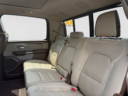 Used 2019 RAM 1500 Laramie AWD/4WD image 9