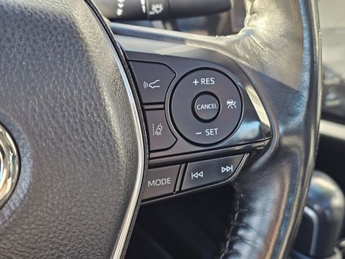 Used 2020 Toyota Camry SE image 26