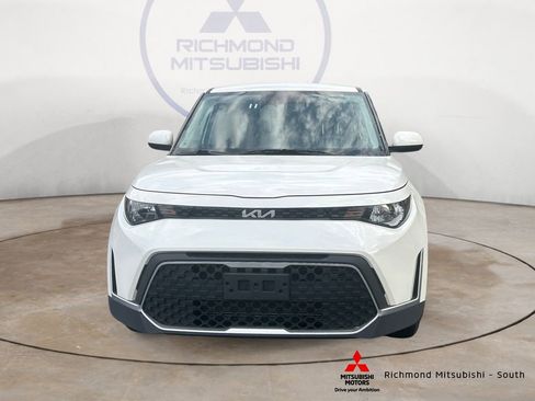 Used 2025 Kia Soul LX w/ LX Technology Package image 8