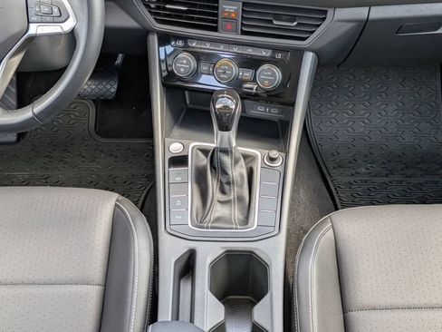 Used 2024 Volkswagen Jetta SE FWD image 17
