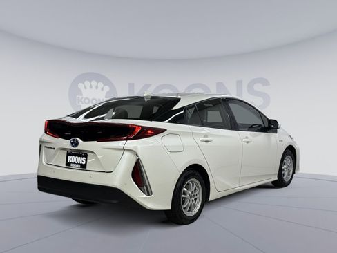 Used 2017 Toyota Prius Prime Advanced image 12