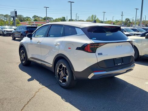 New 2026 Kia Sportage EX image 4