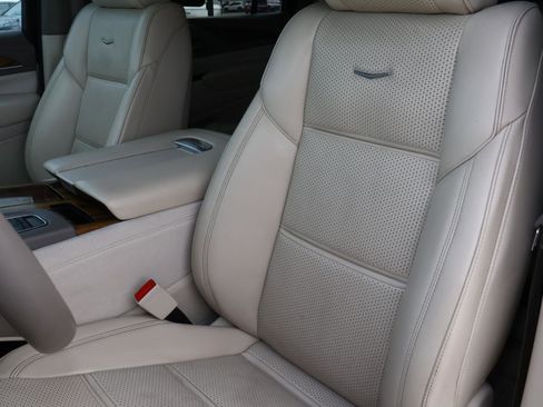 Used 2022 Cadillac Escalade ESV Premium Luxury Platinum RWD image 20