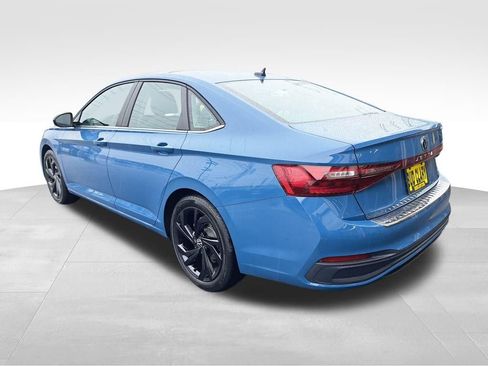 New 2026 Volkswagen Jetta SE FWD image 3