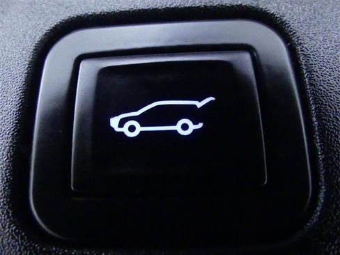 Used 2017 Cadillac XT5 Platinum AWD/4WD image 31