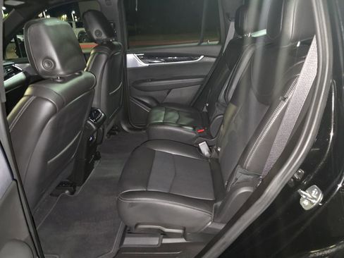 Used 2025 Cadillac XT6 Premium Luxury image 26