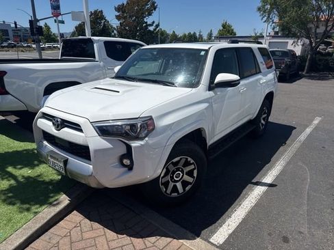 Certified 2023 Toyota 4Runner TRD Off-Road Premium w/ Moonroof Package AWD/4WD image 11