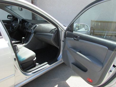 Used 2009 Hyundai Sonata GLS image 23