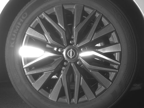 Used 2025 Nissan Altima 2.5 SV FWD image 13