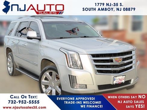 Used 2017 Cadillac Escalade Luxury AWD/4WD image 1