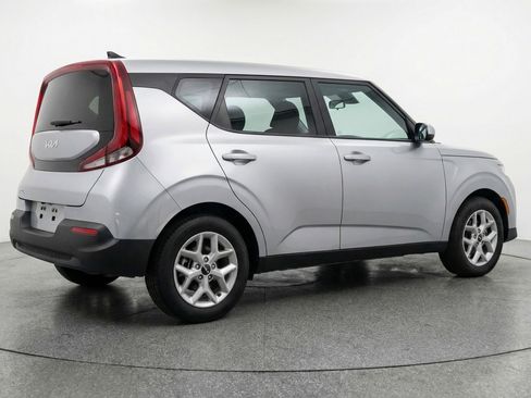 Used 2025 Kia Soul LX w/ LX Technology Package image 9