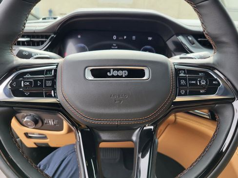 New 2026 Jeep Grand Cherokee Summit w/ Obsidian Package image 16