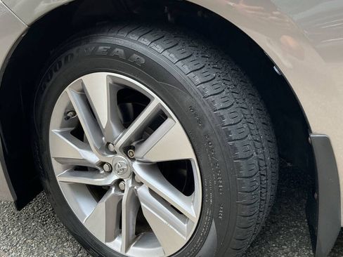 Used 2014 Toyota Corolla LE FWD image 10