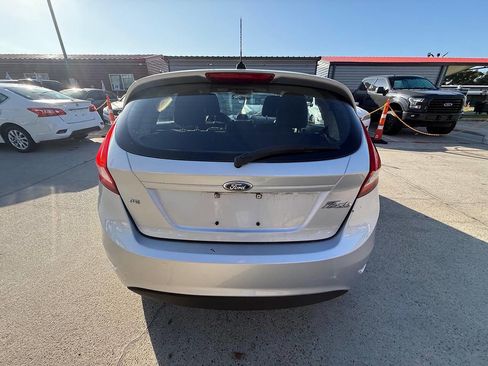 Used 2013 Ford Fiesta SE image 5