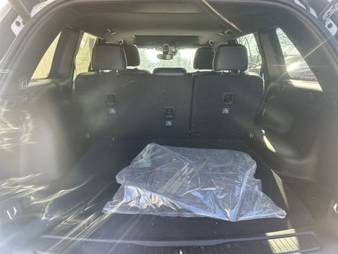 Used 2023 Jeep Grand Cherokee Altitude image 12