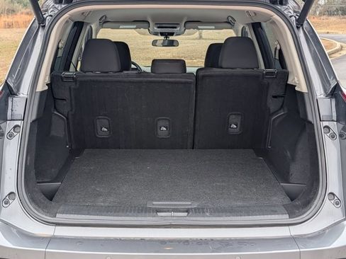 Used 2025 Nissan Rogue SV image 9