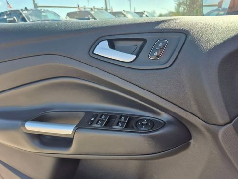 Used 2019 Ford Escape SEL image 16