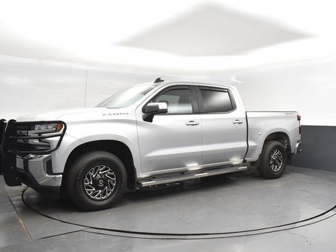 Used 2020 Chevrolet Silverado 1500 LT w/ All-Star Edition image 3