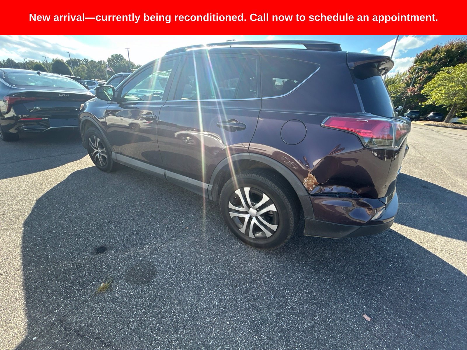 Used 2018 Toyota RAV4 LE AWD/4WD image 8