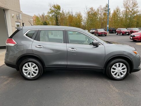Used 2015 Nissan Rogue S image 4
