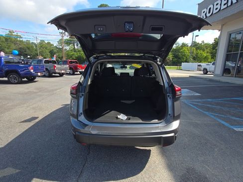 Used 2025 Nissan Rogue SV AWD/4WD image 9