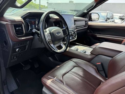 Used 2022 Ford Expedition Limited AWD/4WD image 17
