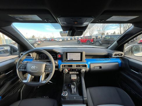 Used 2025 Toyota Tacoma TRD Off-Road image 34
