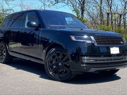 Used 2023 Land Rover Range Rover Long Wheelbase SE AWD/4WD image 2
