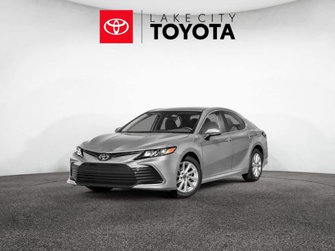 Used 2024 Toyota Camry LE w/ Convenience Package image 1