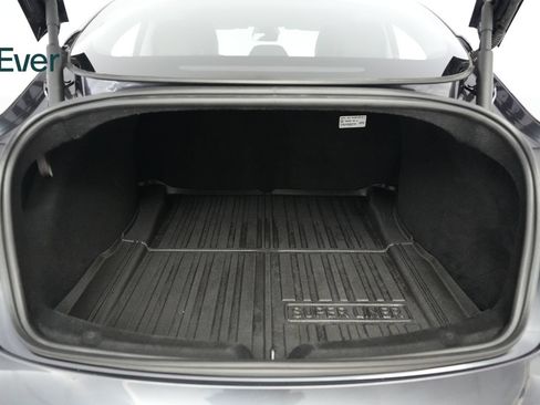 Used 2024 Tesla Model 3 Standard Range RWD image 8