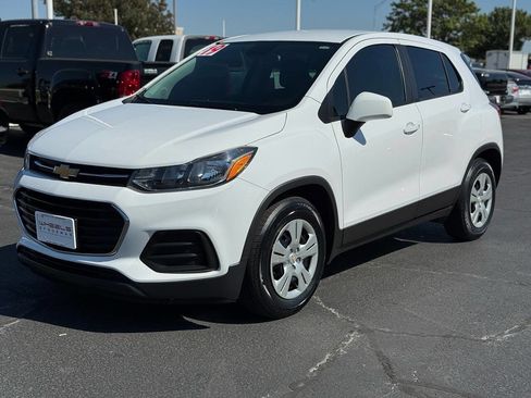 Used 2019 Chevrolet Trax LS image 9