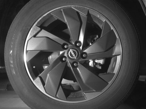 Used 2025 Nissan Rogue SV image 13